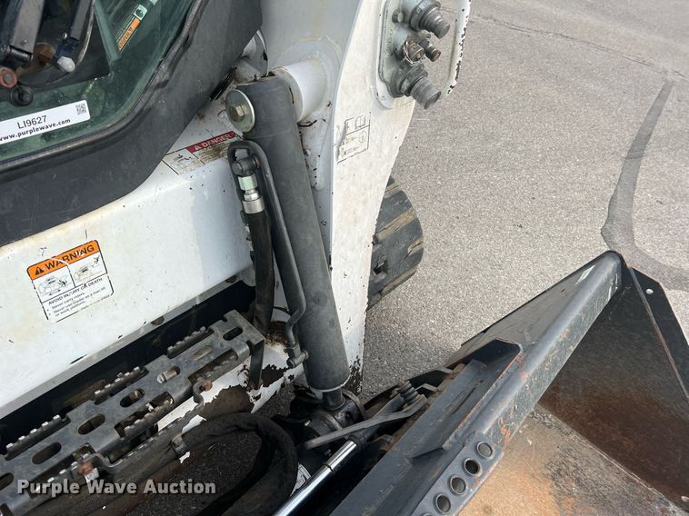 image for item LI9627 2015 Bobcat T650  tracked skid steer loader