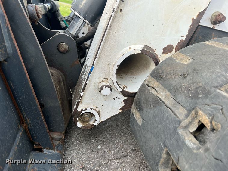 image for item LI9627 2015 Bobcat T650  tracked skid steer loader