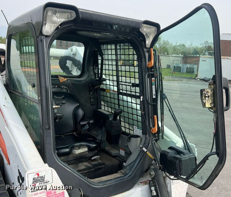 image for item LI9627 2015 Bobcat T650  tracked skid steer loader