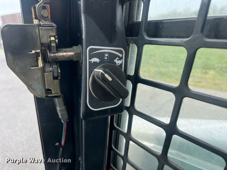 image for item LI9627 2015 Bobcat T650  tracked skid steer loader