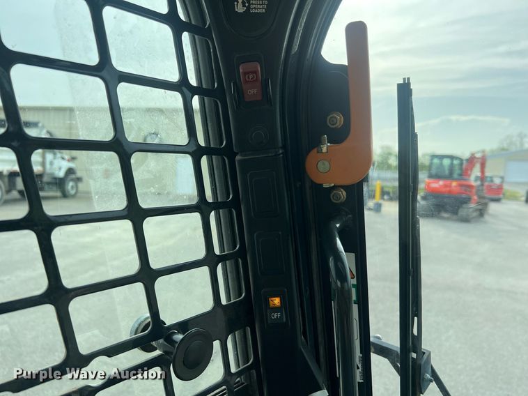 image for item LI9627 2015 Bobcat T650  tracked skid steer loader