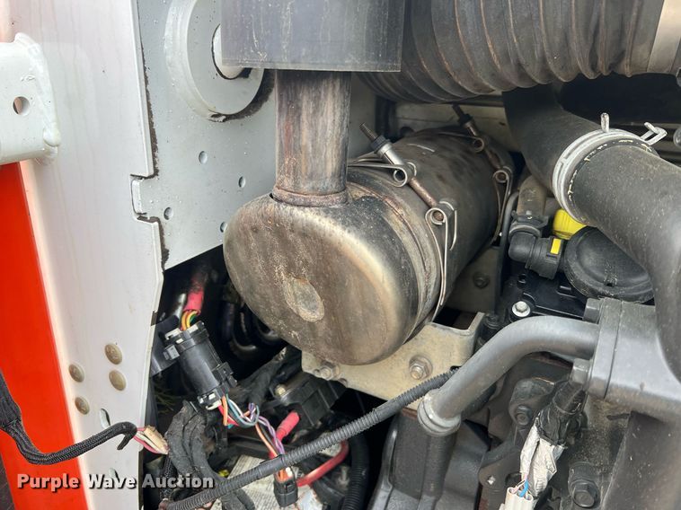 image for item LI9627 2015 Bobcat T650  tracked skid steer loader