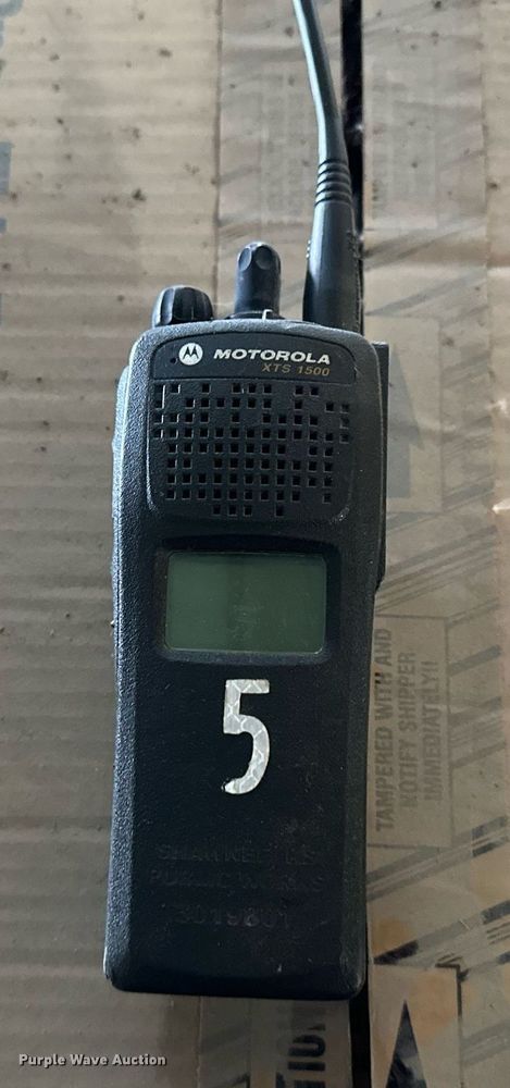 image for item LN9201 Motorola  two-way radios