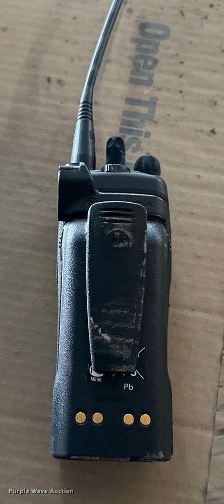 image for item LN9201 Motorola  two-way radios