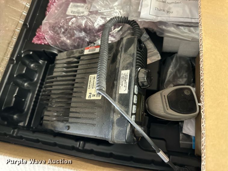 image for item LN9201 Motorola  two-way radios