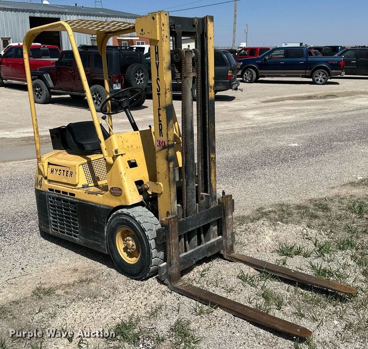 image for item LN9443 Hyster H30E  forklift