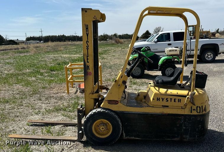image for item LN9443 Hyster H30E  forklift