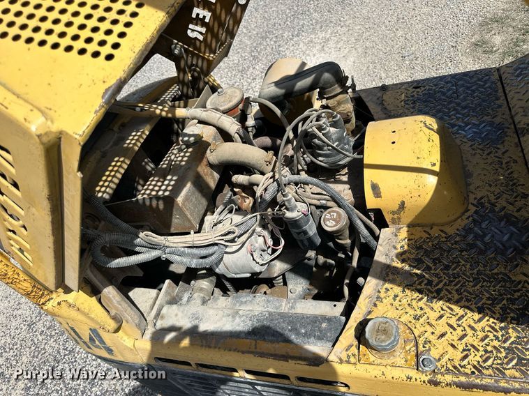 image for item LN9443 Hyster H30E  forklift