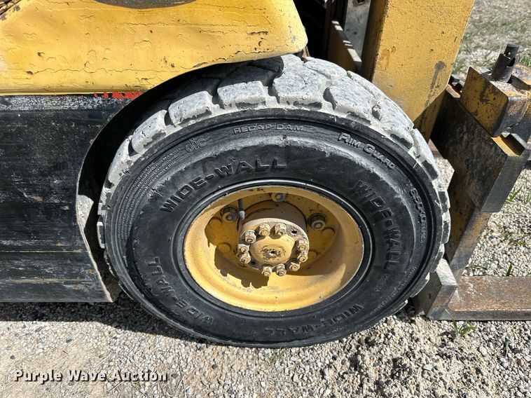 image for item LN9443 Hyster H30E  forklift