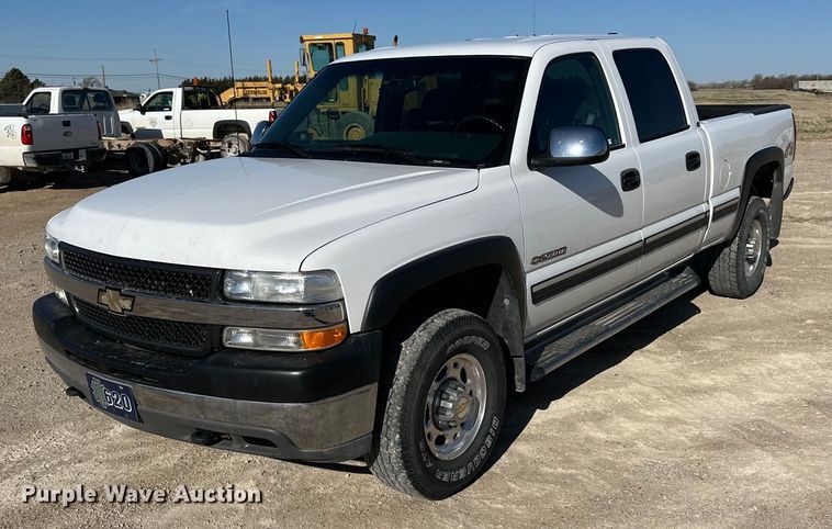 image for item LN9444 2001 Chevrolet Silverado 2500HD  Crew Cab pickup truck