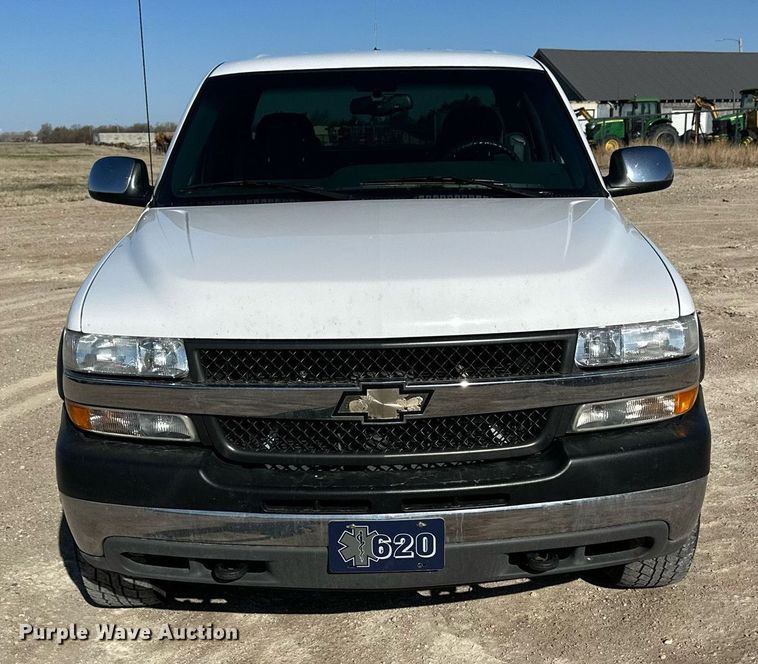 image for item LN9444 2001 Chevrolet Silverado 2500HD  Crew Cab pickup truck