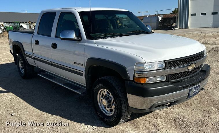 image for item LN9444 2001 Chevrolet Silverado 2500HD  Crew Cab pickup truck