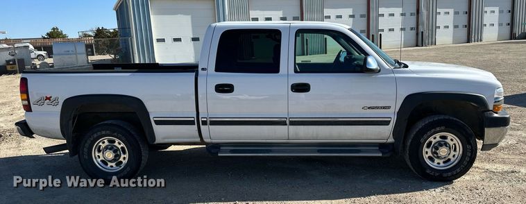 image for item LN9444 2001 Chevrolet Silverado 2500HD  Crew Cab pickup truck