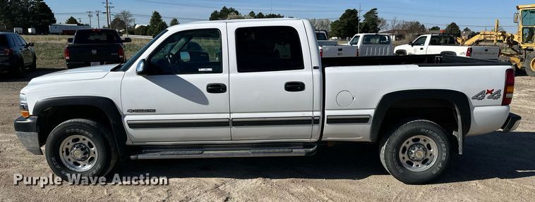 image for item LN9444 2001 Chevrolet Silverado 2500HD  Crew Cab pickup truck