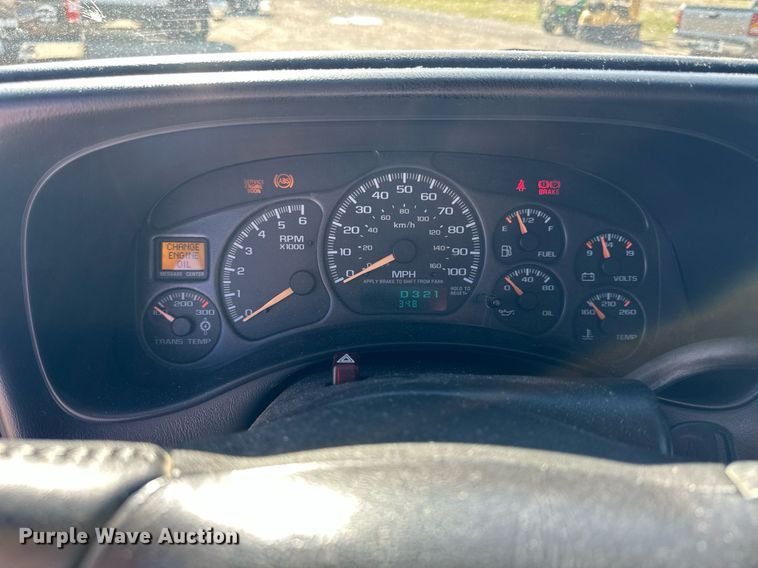 image for item LN9444 2001 Chevrolet Silverado 2500HD  Crew Cab pickup truck