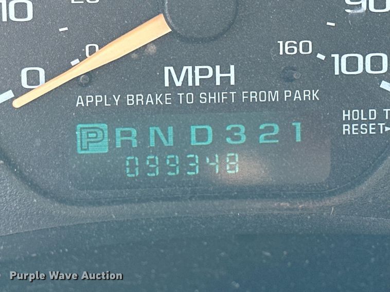 image for item LN9444 2001 Chevrolet Silverado 2500HD  Crew Cab pickup truck