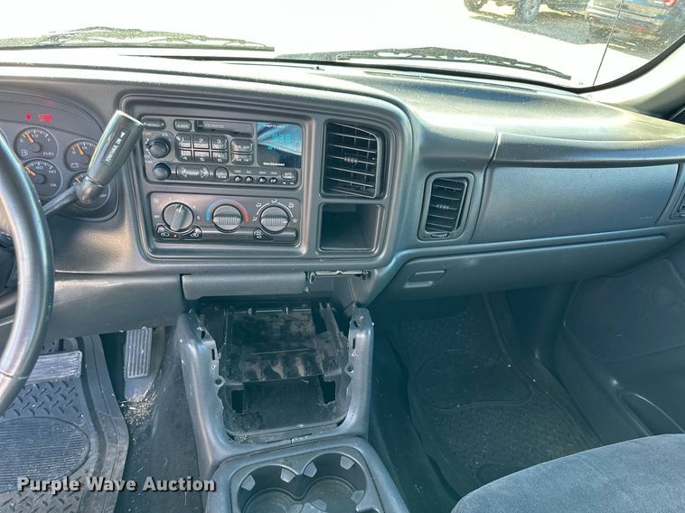 image for item LN9444 2001 Chevrolet Silverado 2500HD  Crew Cab pickup truck