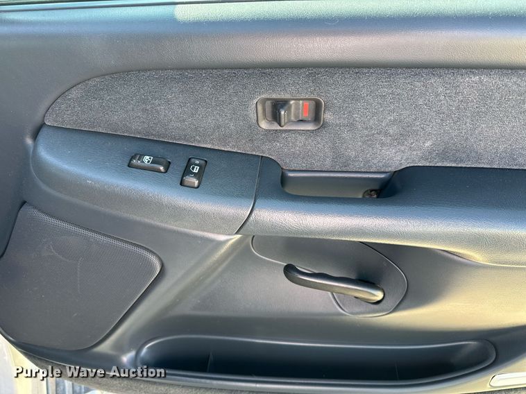 image for item LN9444 2001 Chevrolet Silverado 2500HD  Crew Cab pickup truck