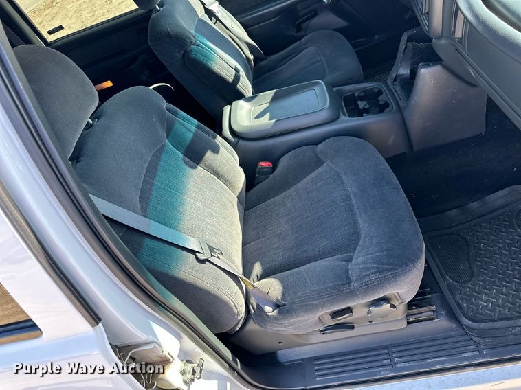 image for item LN9444 2001 Chevrolet Silverado 2500HD  Crew Cab pickup truck