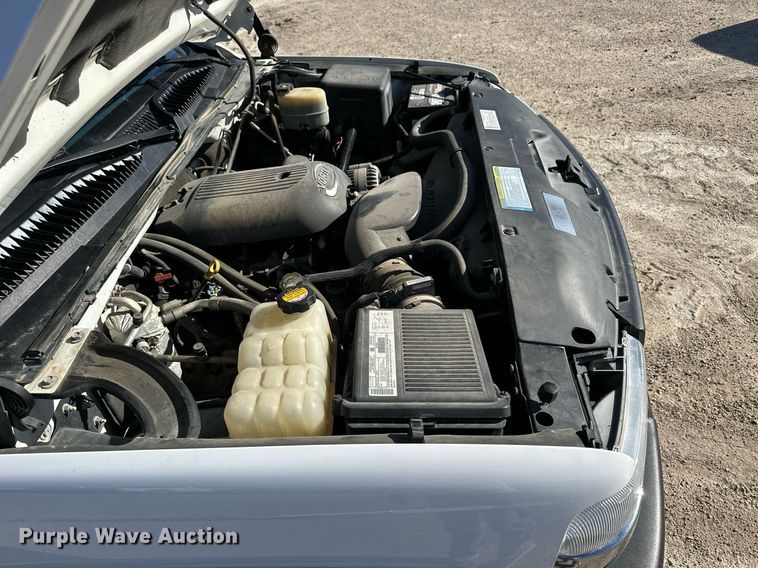 image for item LN9444 2001 Chevrolet Silverado 2500HD  Crew Cab pickup truck