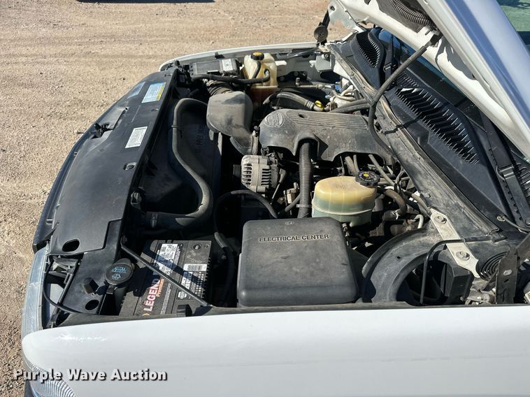 image for item LN9444 2001 Chevrolet Silverado 2500HD  Crew Cab pickup truck