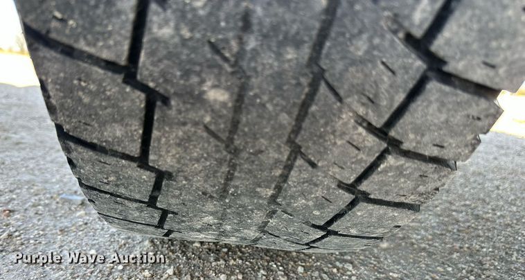 image for item LN9444 2001 Chevrolet Silverado 2500HD  Crew Cab pickup truck