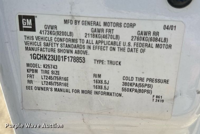 image for item LN9444 2001 Chevrolet Silverado 2500HD  Crew Cab pickup truck