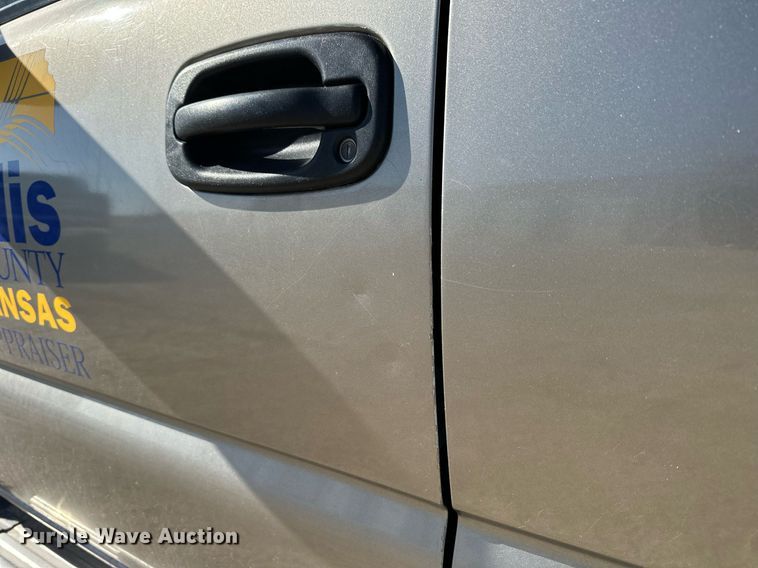 image for item LN9445 2000 GMC Sierra 1500  Ext. Cab pickup truck