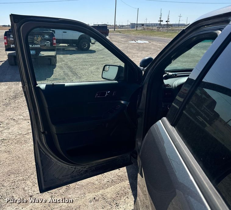 image for item LN9446 2016 Ford Explorer Police Interceptor  SUV