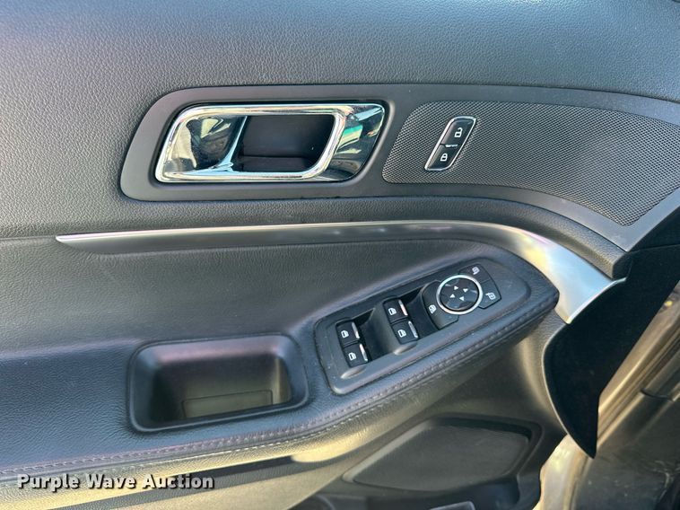 image for item LN9446 2016 Ford Explorer Police Interceptor  SUV