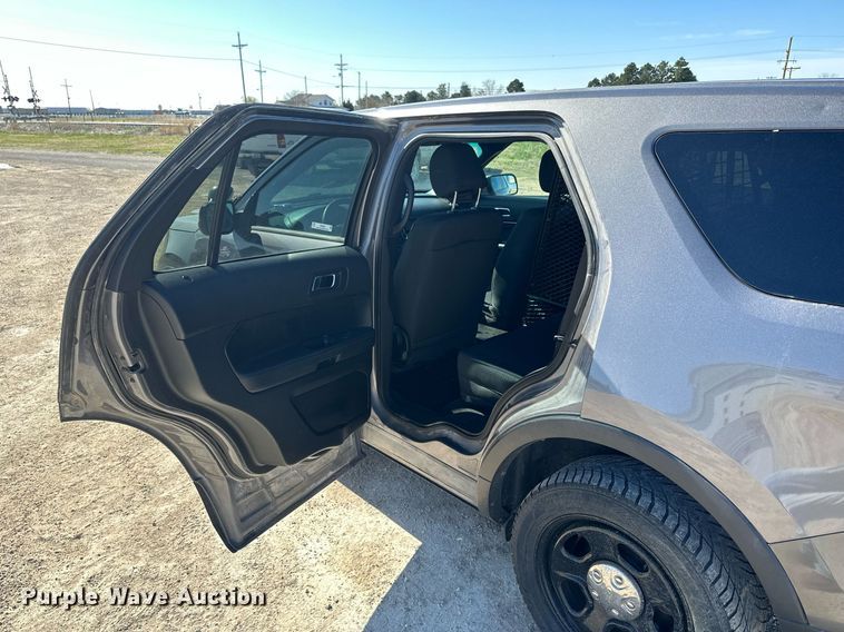 image for item LN9446 2016 Ford Explorer Police Interceptor  SUV