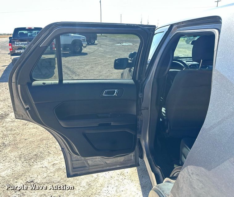 image for item LN9446 2016 Ford Explorer Police Interceptor  SUV