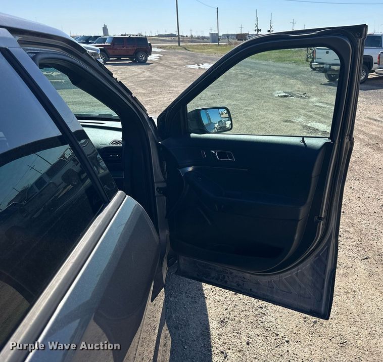 image for item LN9446 2016 Ford Explorer Police Interceptor  SUV