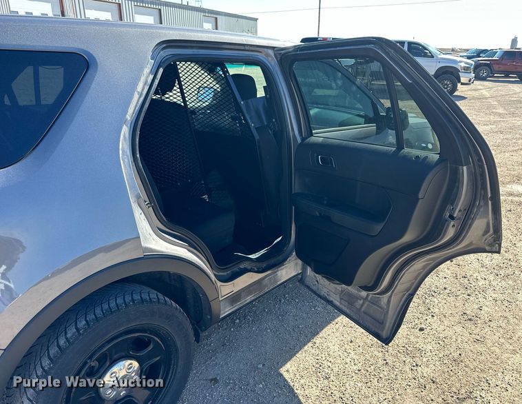image for item LN9446 2016 Ford Explorer Police Interceptor  SUV