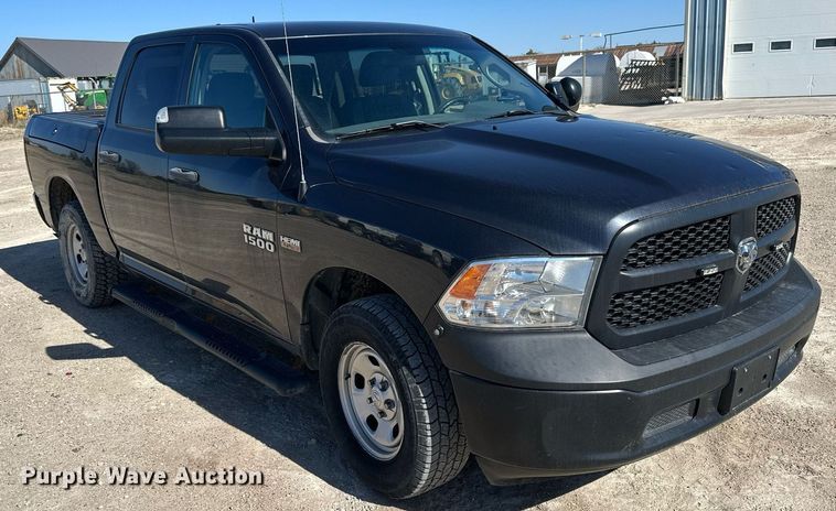 image for item LN9447 2017 Dodge Ram 1500  Crew Cab pickup truck