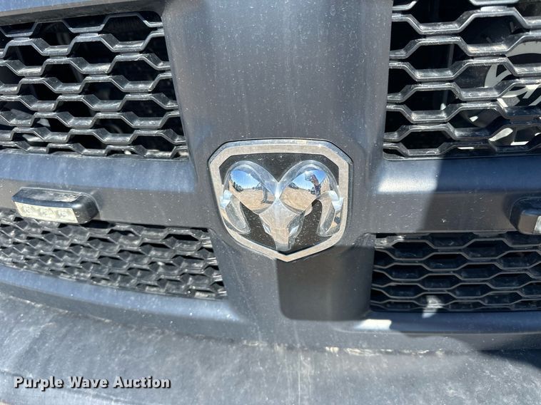 image for item LN9447 2017 Dodge Ram 1500  Crew Cab pickup truck