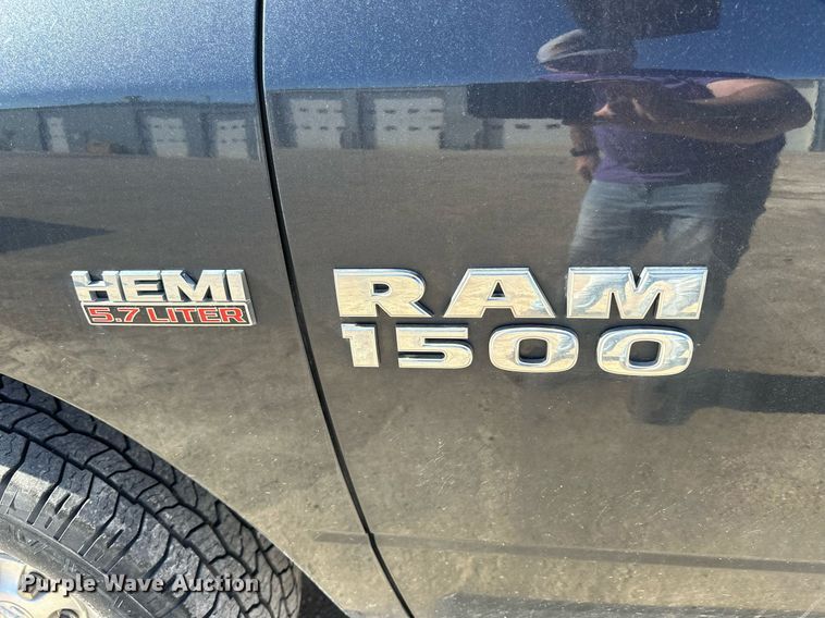 image for item LN9447 2017 Dodge Ram 1500  Crew Cab pickup truck