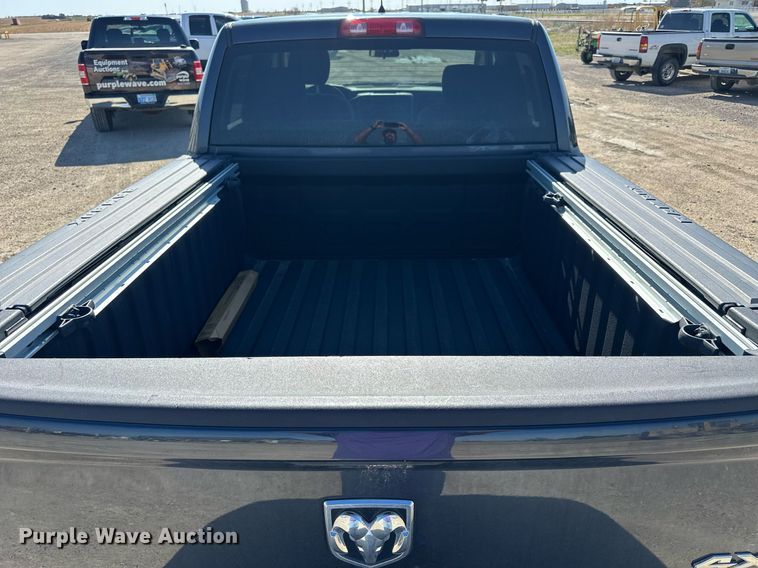 image for item LN9447 2017 Dodge Ram 1500  Crew Cab pickup truck