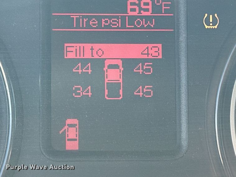 image for item LN9447 2017 Dodge Ram 1500  Crew Cab pickup truck