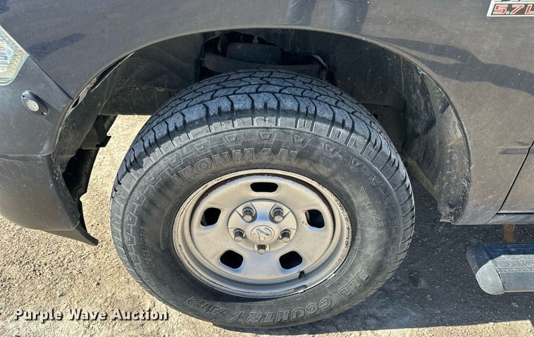 image for item LN9447 2017 Dodge Ram 1500  Crew Cab pickup truck