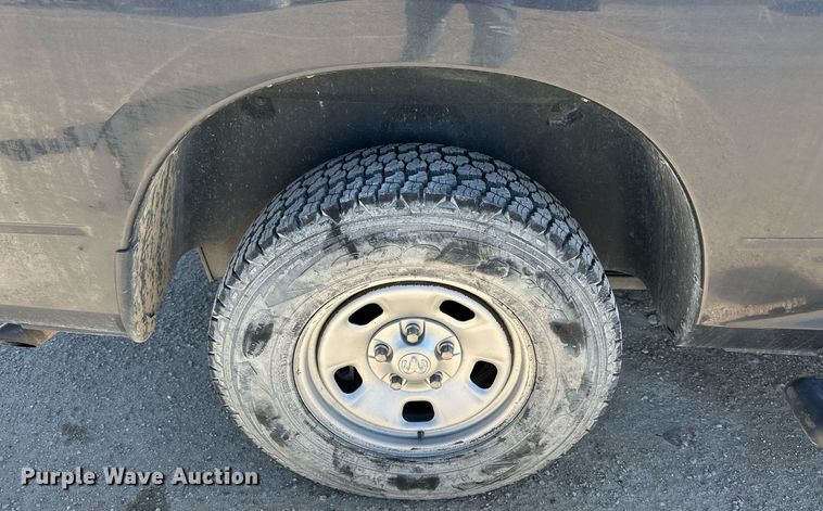 image for item LN9447 2017 Dodge Ram 1500  Crew Cab pickup truck