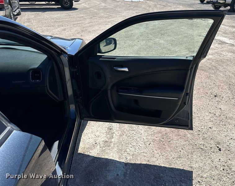 image for item LN9449 2017 Dodge  Charger Police