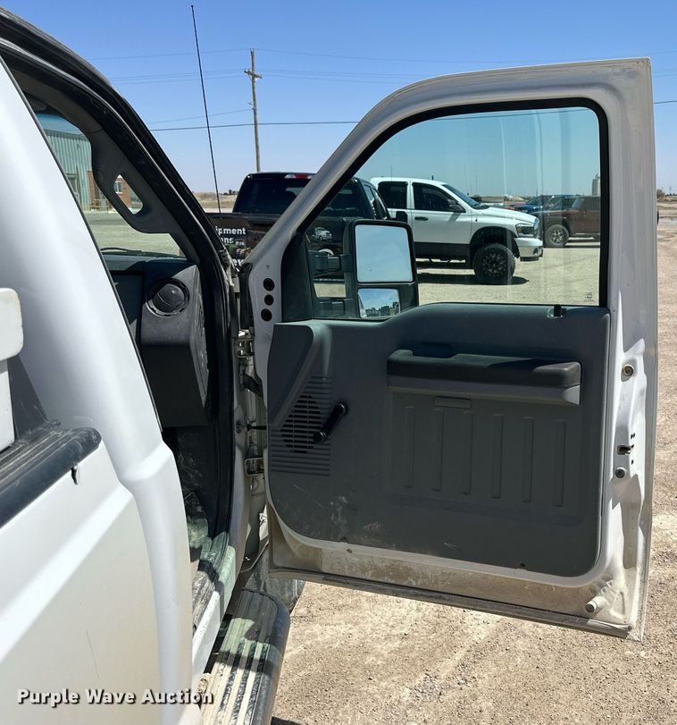 image for item LN9450 2012 Ford F250 Super Duty  pickup truck