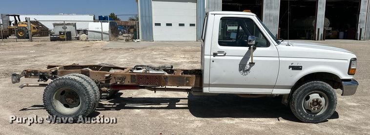 image for item LN9451 1993 Ford F350  pickup truck cab and chassis
