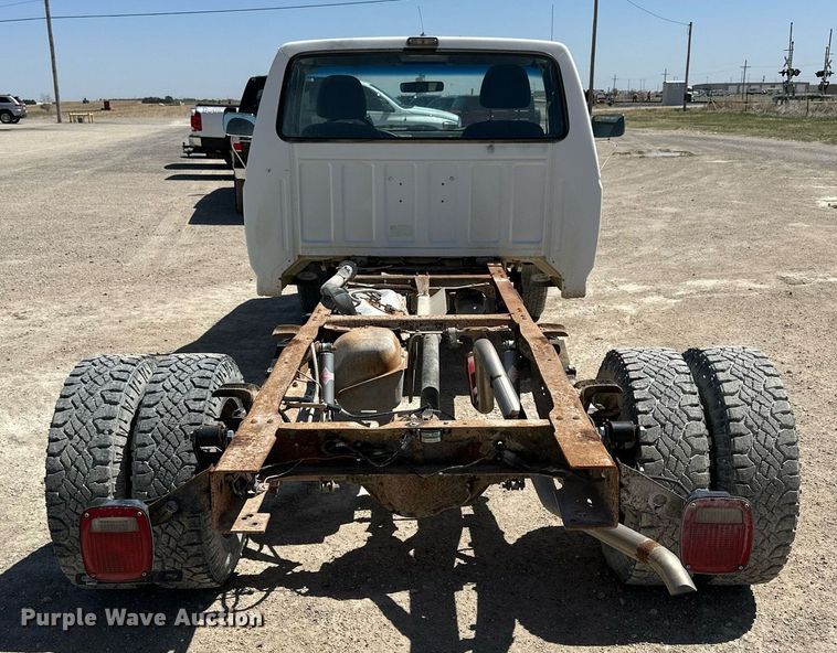 image for item LN9451 1993 Ford F350  pickup truck cab and chassis