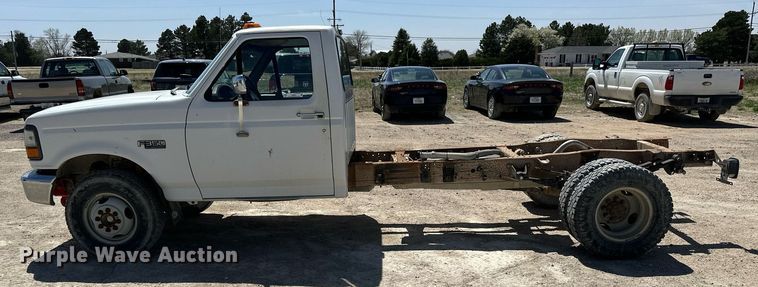image for item LN9451 1993 Ford F350  pickup truck cab and chassis