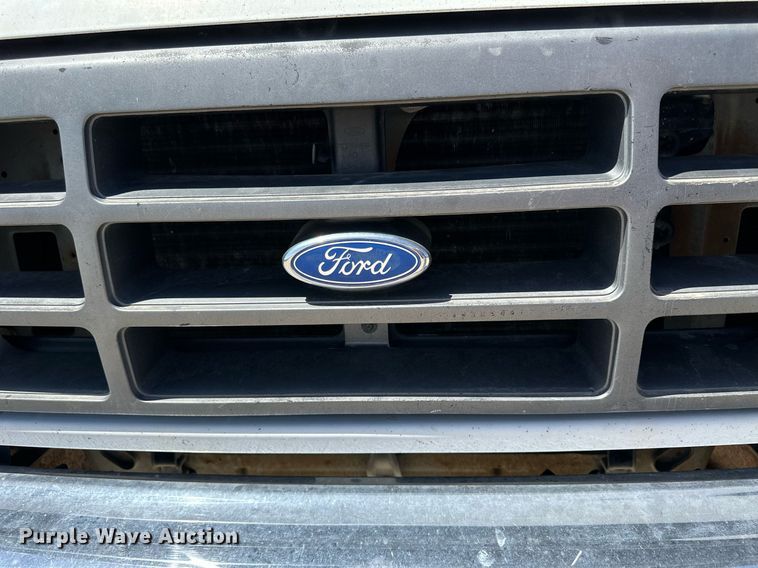 image for item LN9451 1993 Ford F350  pickup truck cab and chassis