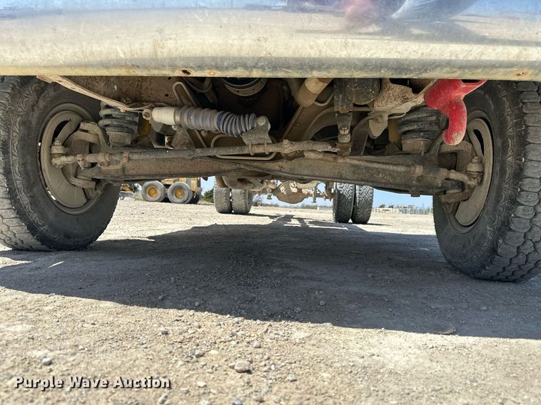 image for item LN9451 1993 Ford F350  pickup truck cab and chassis