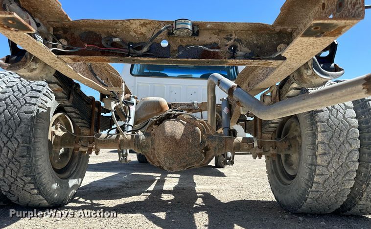 image for item LN9451 1993 Ford F350  pickup truck cab and chassis