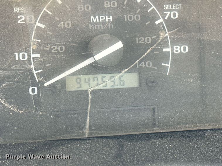 image for item LN9451 1993 Ford F350  pickup truck cab and chassis